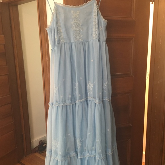 Urban Outfitters Hannah Embroidered Maxi Dress - Picture 6 of 7